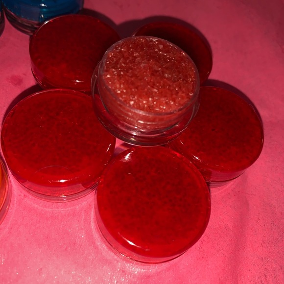 3 WATERMELON LIPSCRUB 🍉 - Picture 2 of 3